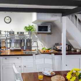 Room 1 Charming Mousehole Cottage, Deviock Hotels