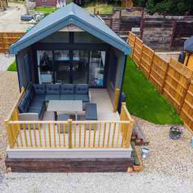 Primary image 1 Woods Meadow Glamping, Hotel East Peckham