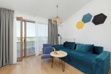 其他 Blue and Yellow Apartment by Renters