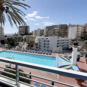 Primary image 1 해변과 윰보 센터 근처의 리노베이트된 아파트, 산바르톨로메데티라하나 호텔