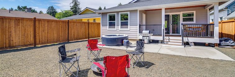 Others Charming Westport Abode w/ Hot Tub, Deck & Yard!