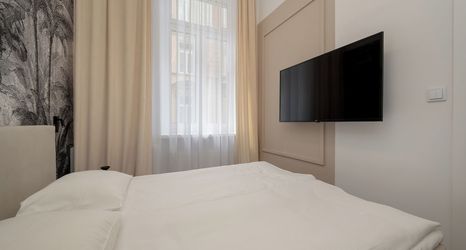 อื่นๆ 2 Bright Apartment for 4 People by Renters