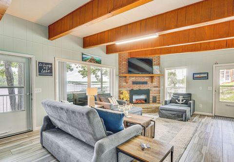 Others Game Room & Dock: Waterfront Osage Beach Home!