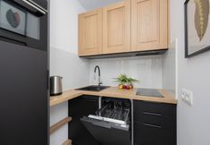 Lainnya 4 Beige Apartment Near Center by Renters