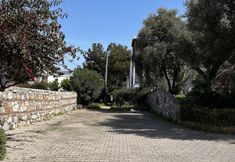 Others 2 Pinky Apart Otel