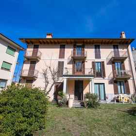 Room 1 Easy Central Stresa in Stresa, Hotel Gattico