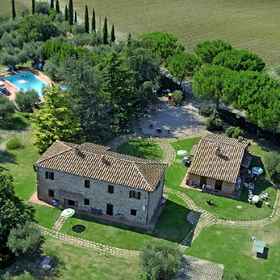 Room 1 공유 수영장이 있는 로즈힙 아파트, 시질로 아파트