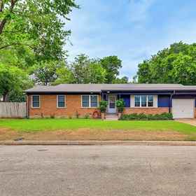 Primary image1距離市中心 9 英里的羅德岱堡有庭院與院子的度假屋,National Cowboys of Color Museum飯店