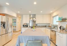 其他 6 Sunny San Diego Home w/ Patio - Steps to Beach!