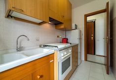 อื่นๆ 6 Scarlet Apartment with Garden