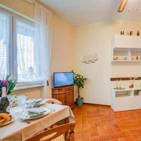 Room 1 Mer Vivante - Front Beach, Hotel Wall of Alassio