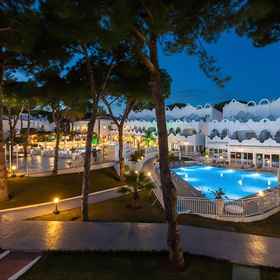 Room 1 마르벨라 리조트 2 풀 월풀 사우나, 알카우신 호텔