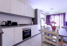 Others 3 Seaside 2 Bedroom Apartment With Side Sea Views