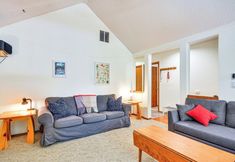 其他 7 Rhododendron Retreat w/ Hot Tub: Steps to River!