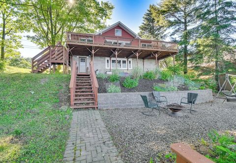 Others Charming Wolcott Cottage w/ Fire Pit & Mini Dock