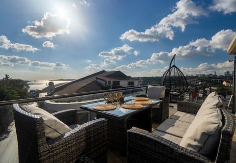 Lainnya Bosphorus View Duplex w Terrace in Ortakoy