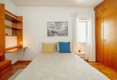 Lain-lain 3 Downtown Classic With Terrace by Vacationy