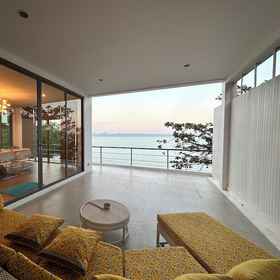 Primary image1Private Villa Siray Beach Front,奈岛飯店