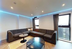 Lain-lain 6 Canvas Manchester