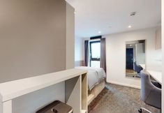 Lain-lain 7 Canvas Manchester