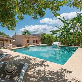 Room 1 อัลคูดิโอลา อิน มัลลอร์กา, โรงแรม & ที่พัก Estellencs