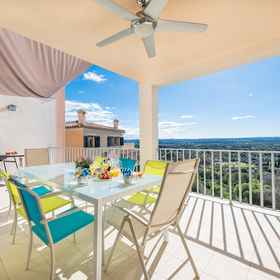 Room 1 4개의 베드룸과 2개의 욕실이 있는 부거의 비알리, 에스텔렌스 호텔