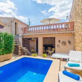 Room 1 คา นา มิซซา 10 ใน ยูบ, โรงแรม & ที่พัก Estellencs