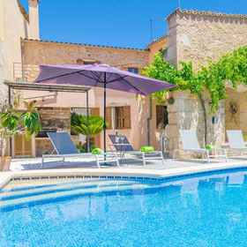 Room 1 Sa Casa Vella in Vilafranca de Bonany, Hotel Kepulauan Balearic