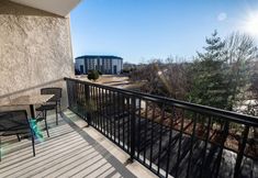 其他 2 Luxurious Renovated Pool Basketball Playground