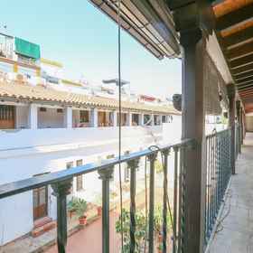 Room 1 Alameda De Hercules in Sevilla, Alcalá del Río Hotels
