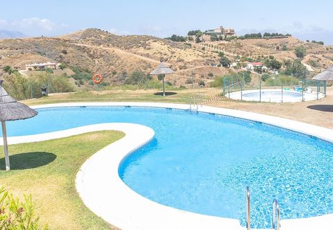 Others Pool Apt Calahonda 2 With Sea View