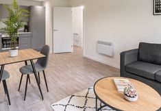 อื่นๆ 3 Host Stay 36 Waterside Place