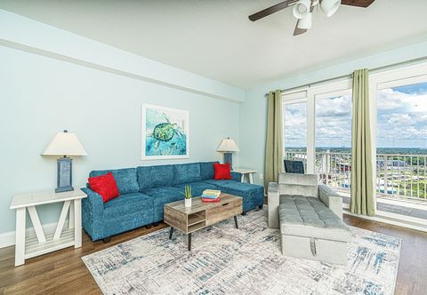 Others Laketown Wharf Epic Views!