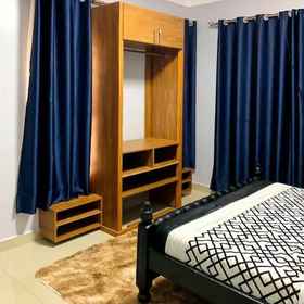 Room1Silver Stone 度假屋,金贾飯店