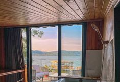 기타 5 Siesta Bungalov