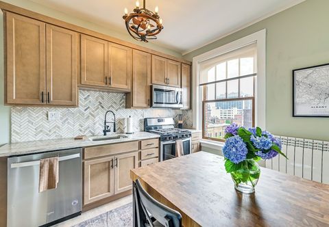 Others Albany Vacation Rental w/ State Capitol Views!