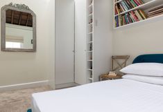 Others 6 Codrington Mews III by Onefinestay