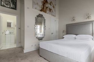 Others 4 Codrington Mews III by Onefinestay