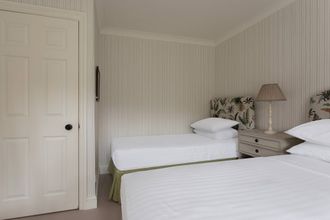 อื่นๆ 4 Upper Addison Gardens II by Onefinestay