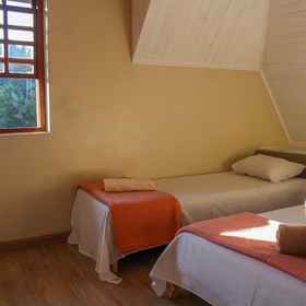 Room1Parque Capivari 公寓飯店,克劳迪奥·桑托罗礼堂飯店