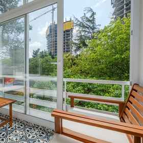 Room1Etiler 距 Akmerkez 購物中心 4 分鐘的陽台公寓,Dolphin Balık Restaurant (Sarıyer Balık Restaurant)飯店