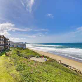 Primary image1Comfortable Lincoln City Condo w/ Patio & Views!,福格提克里克州立游乐区飯店
