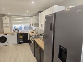 Others 4 Friendly Retreat at Windermere Way Upto 6 Guests