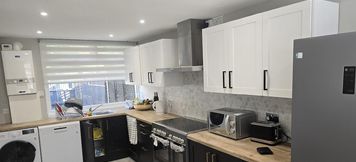 Others 5 Friendly Retreat at Windermere Way Upto 6 Guests