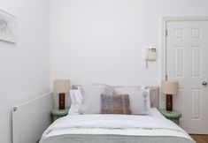 Others 4 Light Filled Studio With View of Regents Park