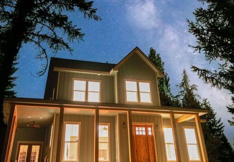 Others Cozy Escape at Moose Hollow