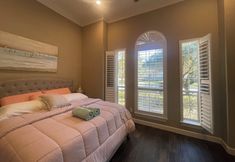 Others 4 ELUX with heated pool spa