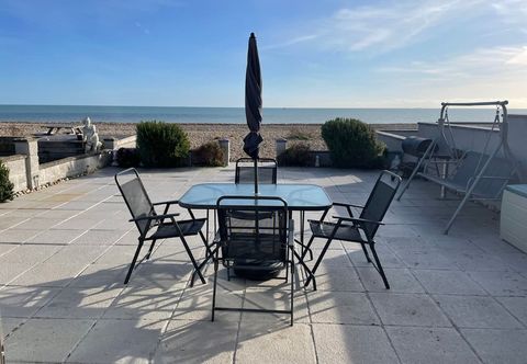 Others Contemporary Beachfront Bungalow With Direct Access to the Sea