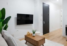 Others 4 1290-3 New Renovated 2 Bedrooms in UES