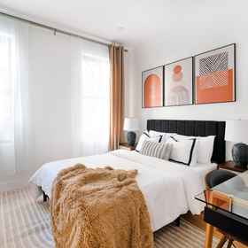 Room 1 1290-3 New Renovated 2 Bedrooms in UES, Hunters Point Avenue Hotels